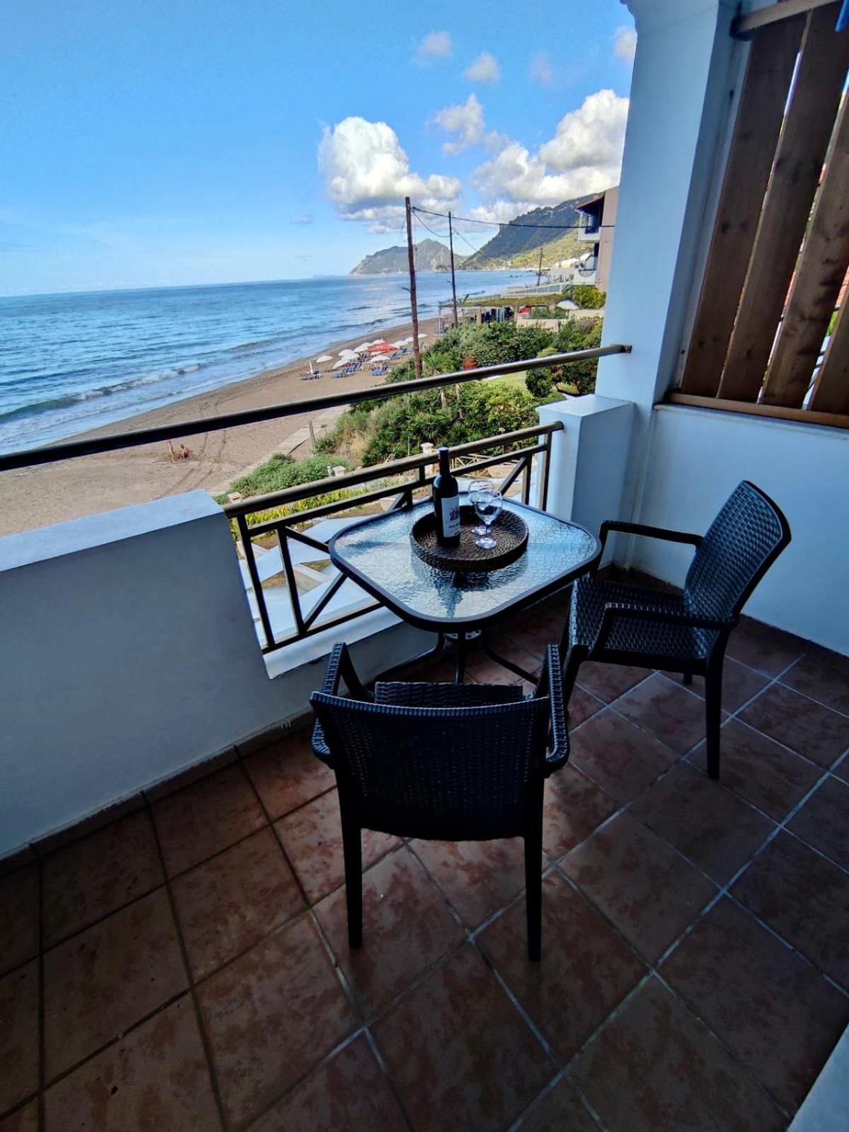Nereides Apartments Агиос-Гордиос Экстерьер фото