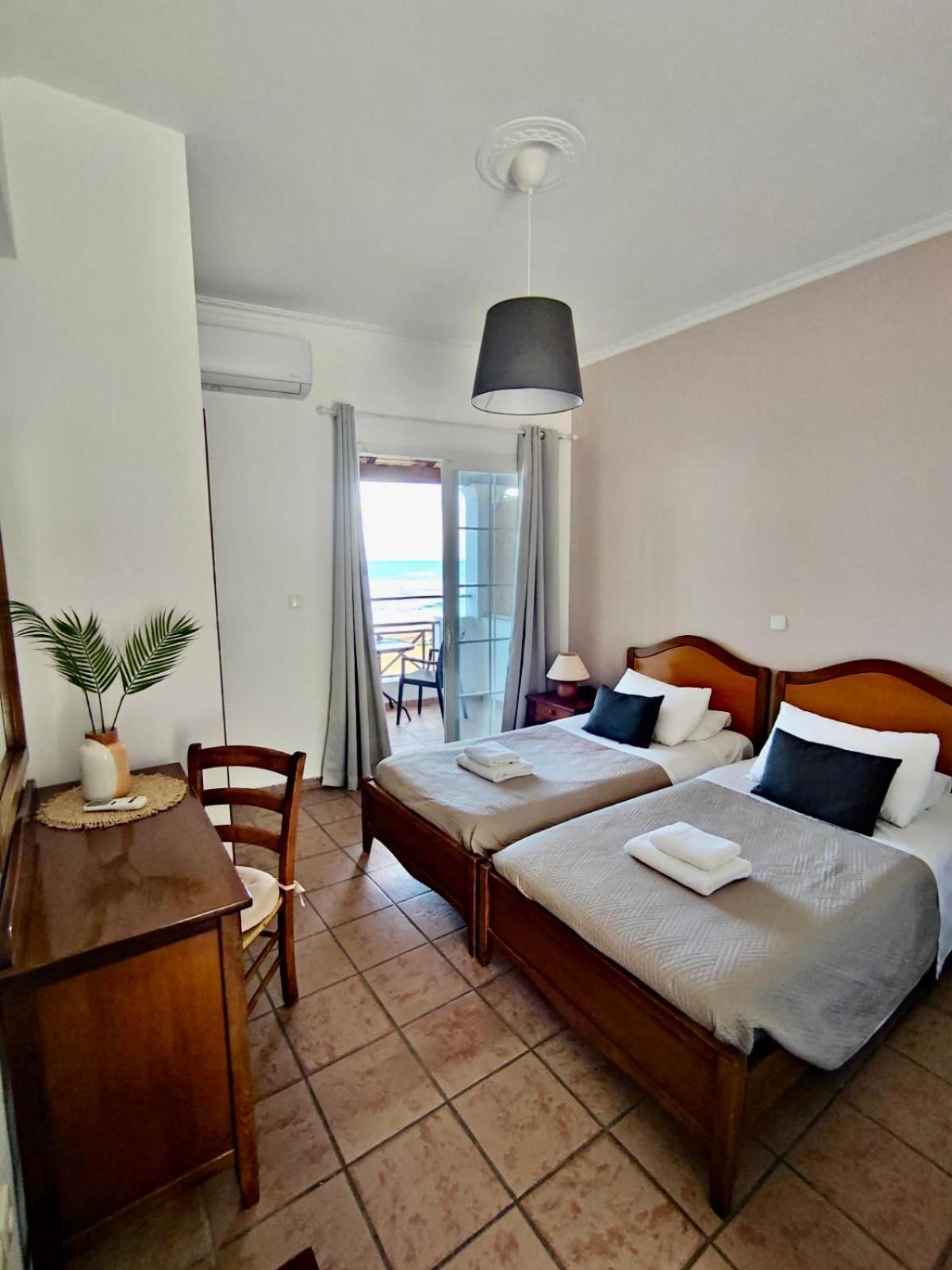 Nereides Apartments Агиос-Гордиос Экстерьер фото