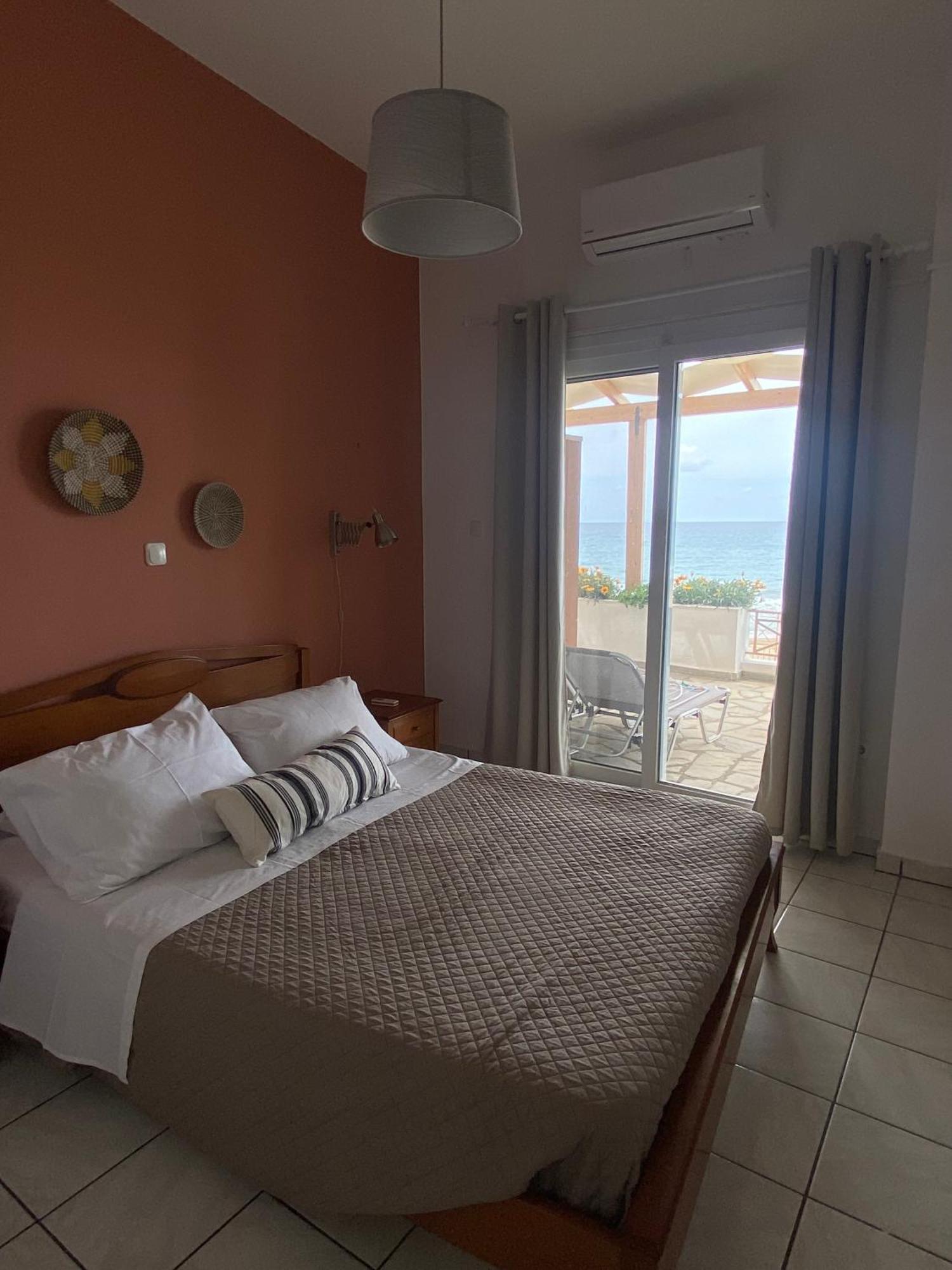 Nereides Apartments Агиос-Гордиос Экстерьер фото